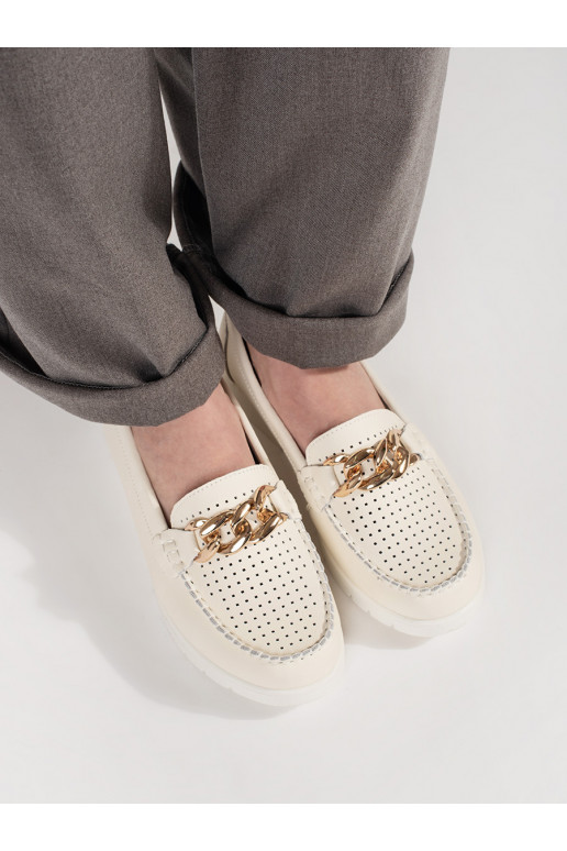 Kožené světle béžové mokasíny s řetízkem na platformě Kožené světle béžové mokasíny s řetízkem na platformě