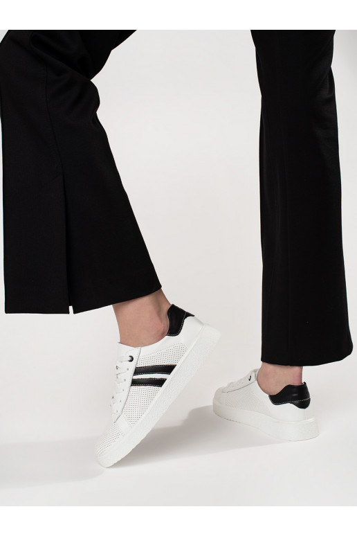 Bílé dírkované tenisky z přírodní kůže