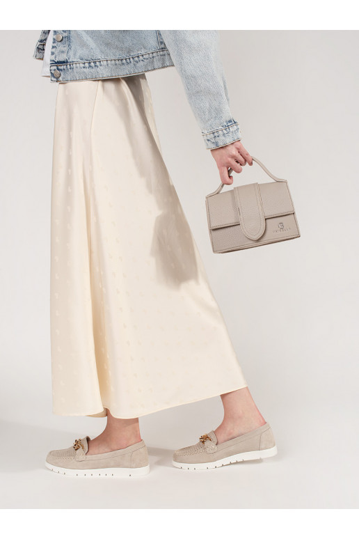 Kožené béžové mokasíny s řetízkem na platformě Kožené béžové mokasíny s řetízkem na platformě