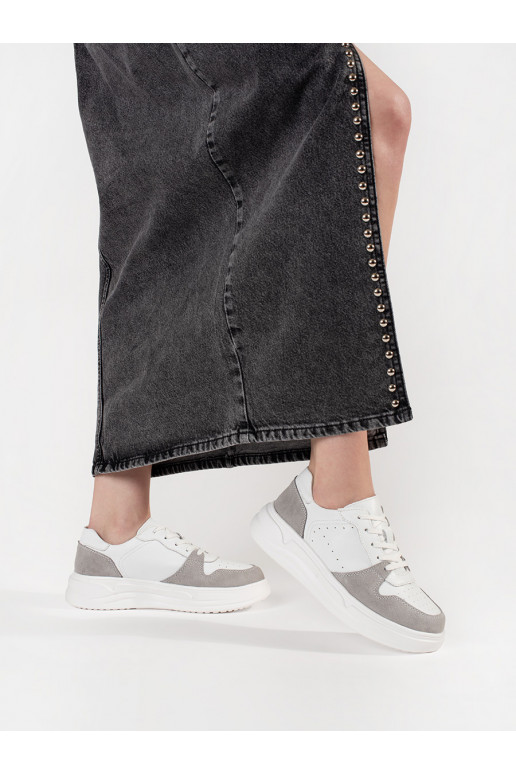 Bílé kožené sneakersy na platformě