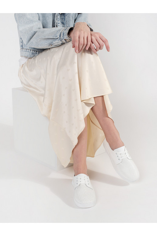 Bílé dírkované tenisky z přírodní kůže