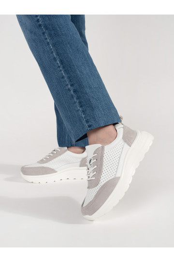 sportovní obuv s masivním podpatkem