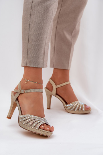 Žabky s tenkými podpatky   D&A MR1038-33 zlaté barvy