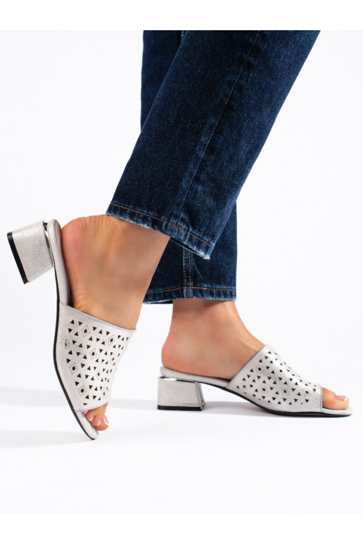 s ažurovými prvky  Pantofle nízký podpatek