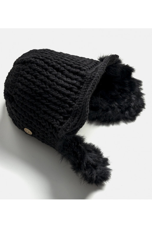 Černá čepice Zora s klapkami na uši Černá čepice Zora s klapkami na uši