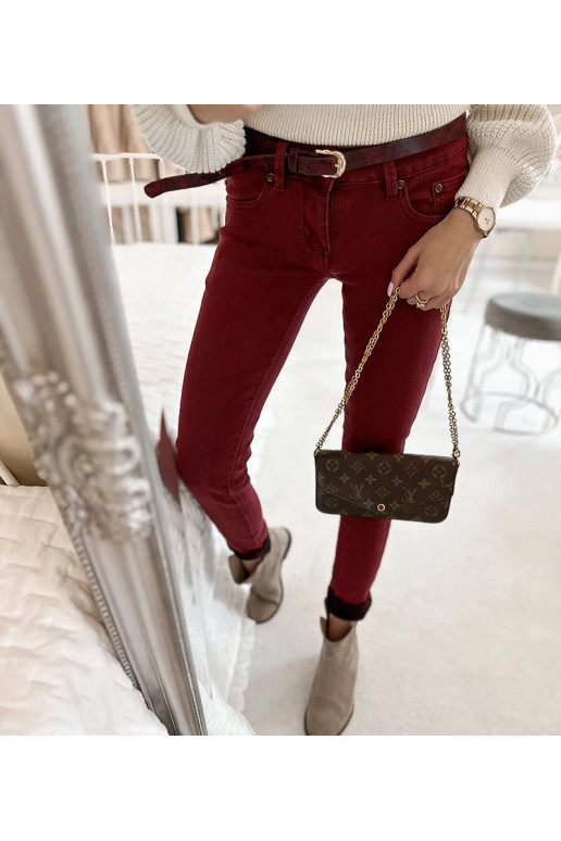 Červené elastické kalhoty s páskem...