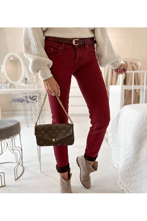 Červené elastické kalhoty s páskem...