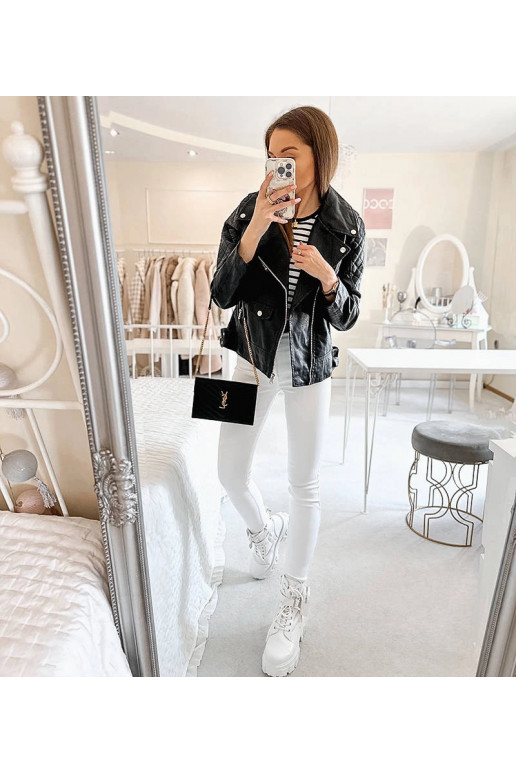 Žábrová černá motorkářská bunda z... Žábrová černá motorkářská bunda z...