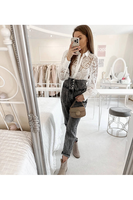 Šedé džíny máma Aubert