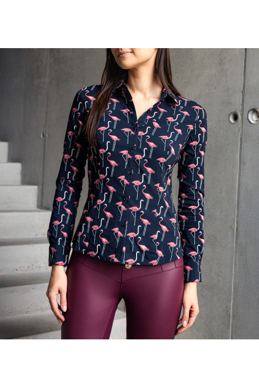 Tmavě modrá košile zdobená potiskem...