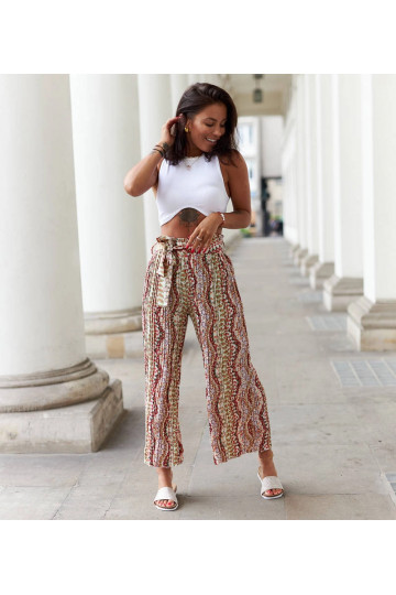 Bílé široké řasené kalhoty...