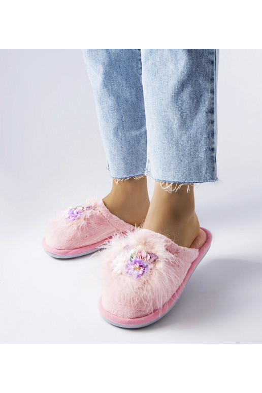Růžové teplé pantofle s květinami Moly