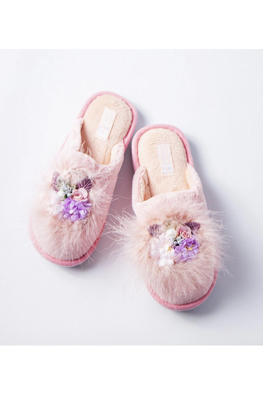 Růžové teplé pantofle s květinami Moly