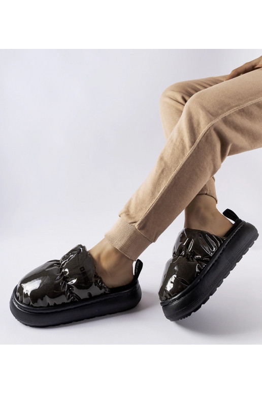 Černé zateplené pantofle Big Star...