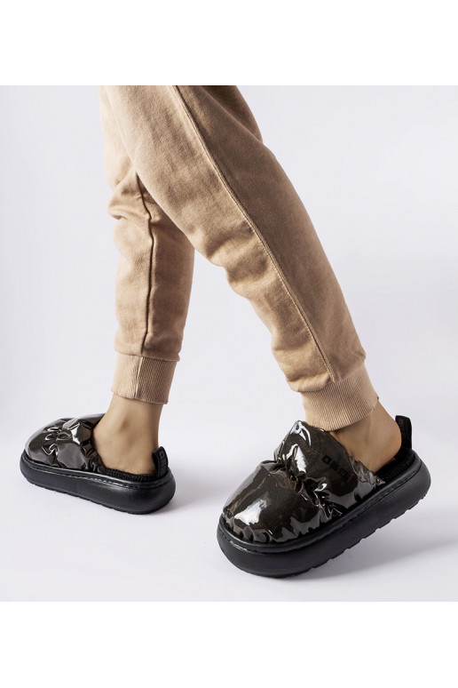 Černé zateplené pantofle Big Star...