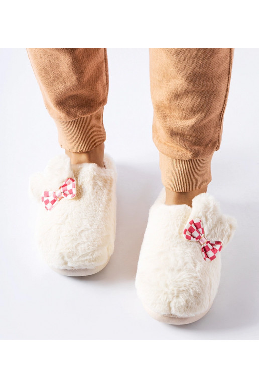 Bílé zateplené dámské pantofle s...