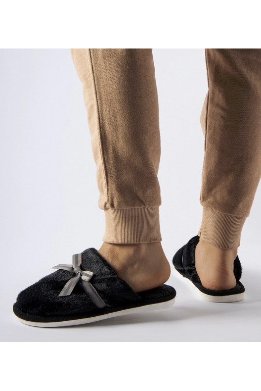 Černé teplé pantofle s mašlí Antonina