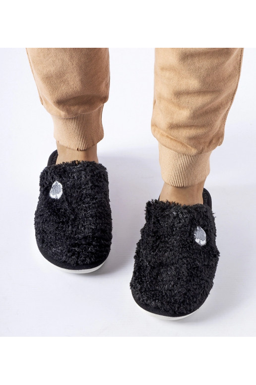 Černé teplé pantofle s nášivkou Alessio