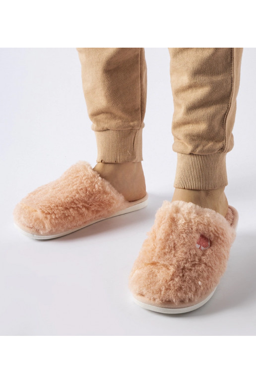 Růžové teplé pantofle s nášivkou Alessio