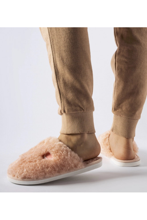 Růžové teplé pantofle s nášivkou Alessio