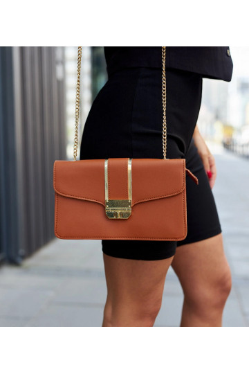 Hnědá kabelka přes rameno... 2