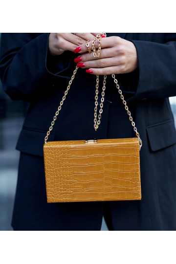 Žlutá ,,kufr'' taška na...