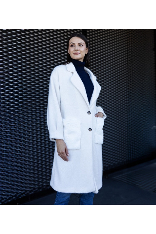 Dlouhý bílý kabát s plyšovými kapsami... Dlouhý bílý kabát s plyšovými kapsami...