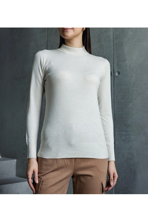 Béžový klasický svetr volného střihu...