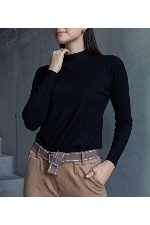 Černý klasický svetr volného střihu...