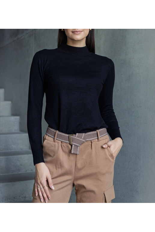 Černý klasický svetr volného střihu...