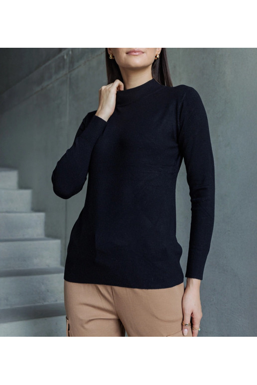 Černý klasický svetr volného střihu...