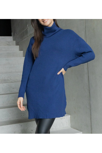 Dlouhý námořnicky modrý...