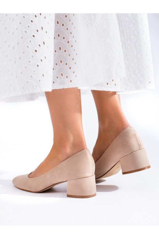    vysoké podpatky nízký podpatek