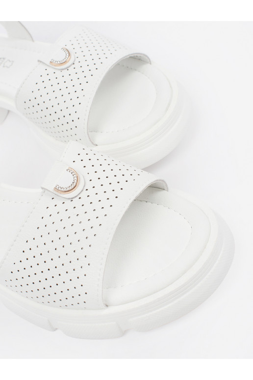 bílé sandály s platformou
