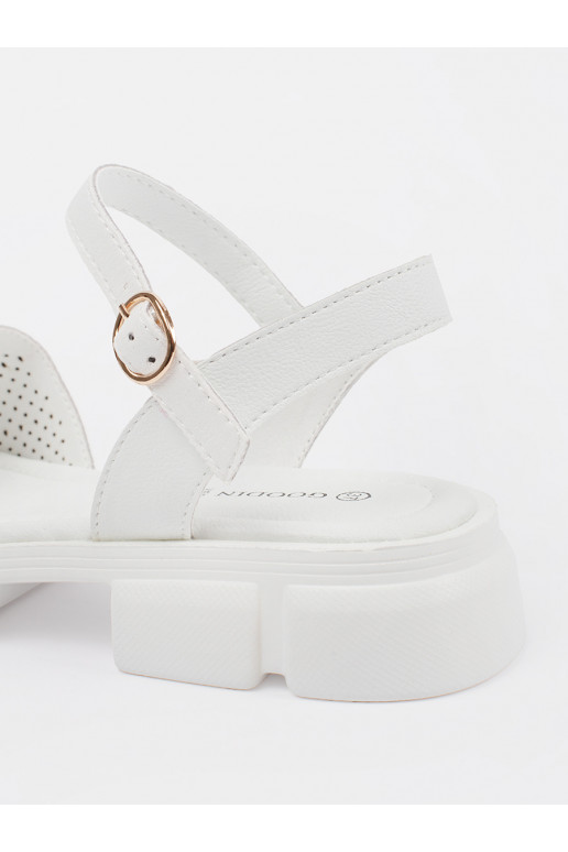 bílé sandály s platformou