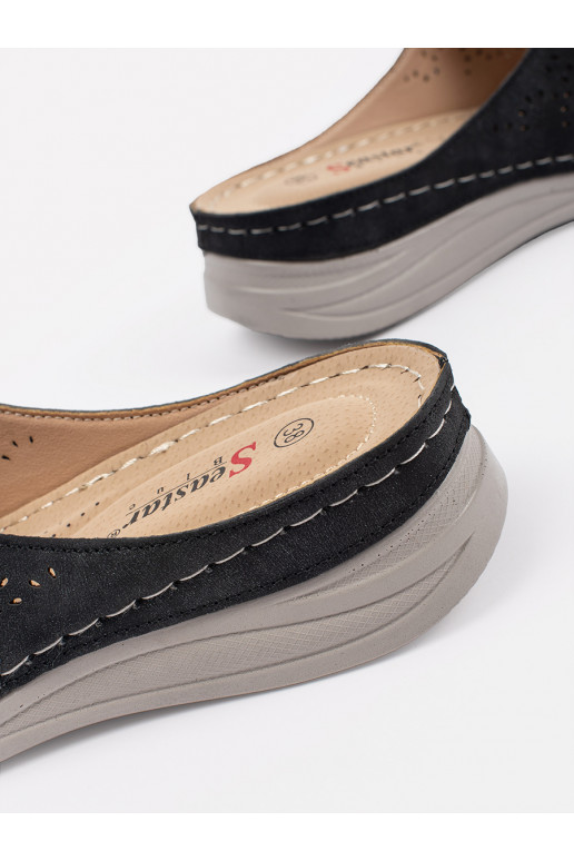 Černé Pantofle  s masivním podpatkem