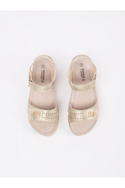 zlaté barvy sandály 