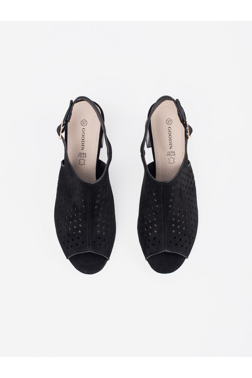 Černé sandály  ze semiše