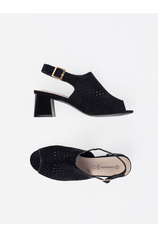 Černé sandály  ze semiše