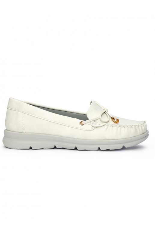 Bílé pohodlné mokasíny z ekokůže