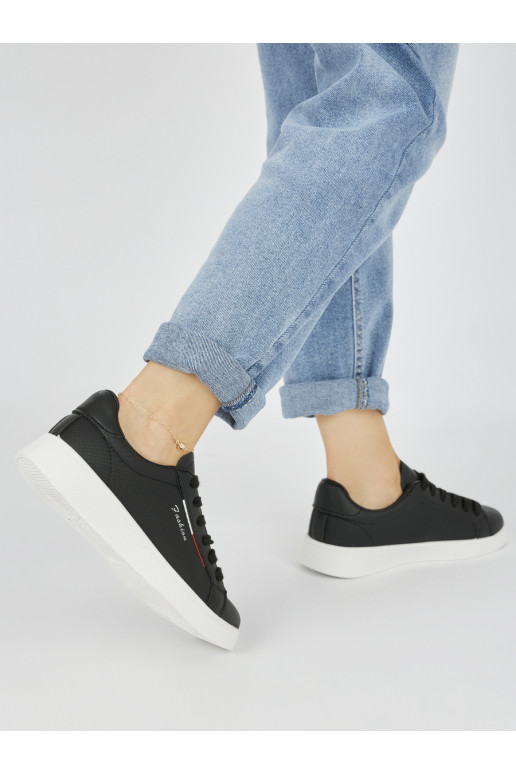 Černé klasické sportovní boty