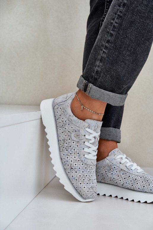 ze semiše  tenisky s platformou se třpytkami D&A LR51-635 stříbrné barvy ze semiše  tenisky s platformou se třpytkami D&A LR51-635 stříbrné barvy