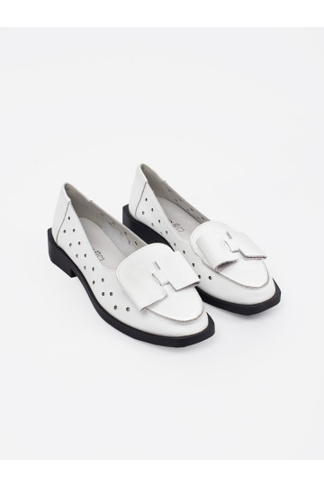 bílé Tenisky z dziurkami i kokardą 2