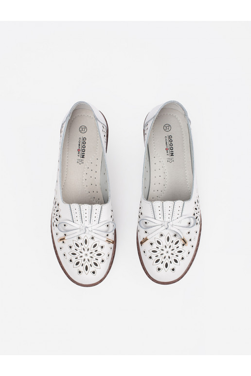 bílé dziurkowane Tenisky 