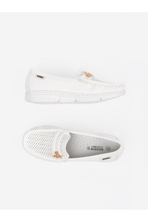 bílé mokasíny  z przypinką bílé mokasíny  z przypinką