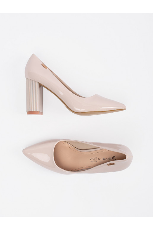 béžové  vysoké podpatky na podpatku béžové  vysoké podpatky na podpatku