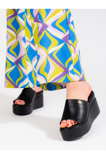 Dámské pantofle j  Černé 2