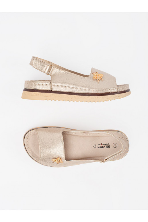 zlaté barvy sandály s platformou z przypinką