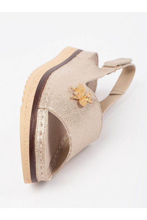 zlaté barvy sandály s platformou z przypinką