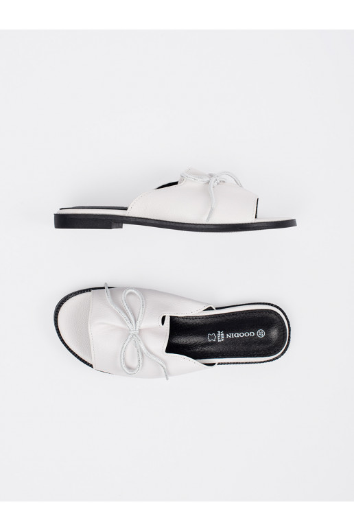 bílé Pantofle płaksie s mašlí